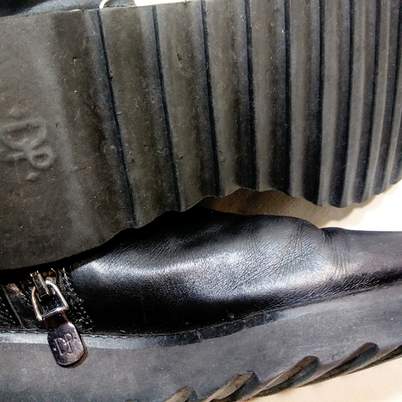 Donald J Pliner Boots - Picture 9 of 12